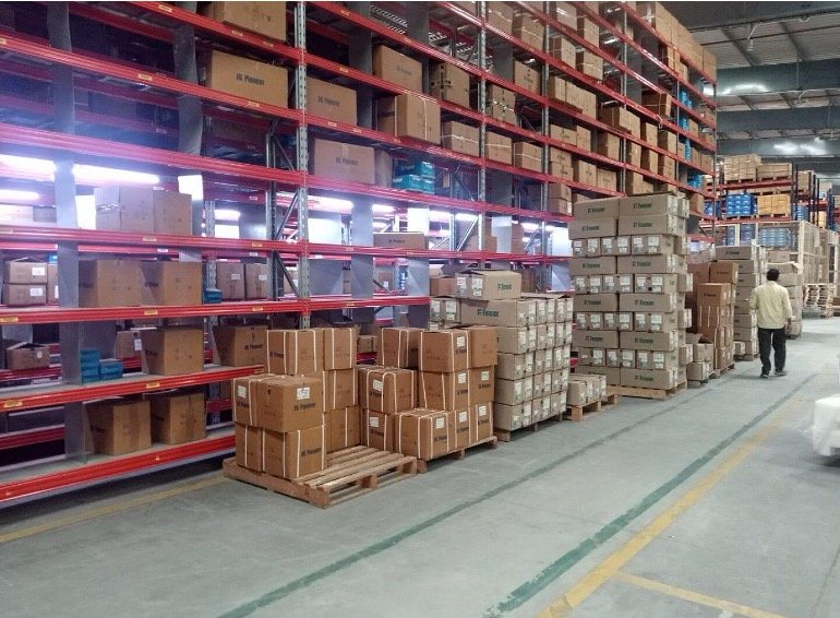 Retail Warehousing - Warehouse Drone